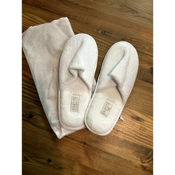 FRETTE 1860 FOR ST. REGIS GUEST SLIPPERS- Free Gift - Picture 1 of 3